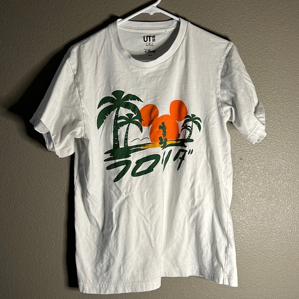 Uniqlo white Disney graphic tee medium